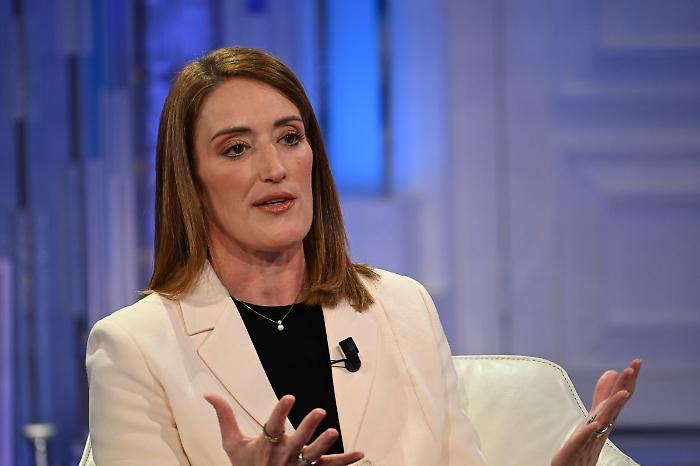 Iran, Metsola "Soluzione non militare ma diplomatica"