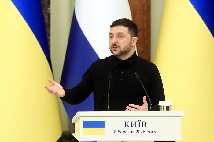 Ucraina, Zelensky "La centrale Zaporizhzhia torni sotto il controllo di Kiev"