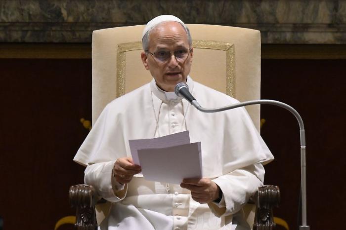 Papa "Diritto alla libert&agrave; di stampa &egrave; spesso violato"