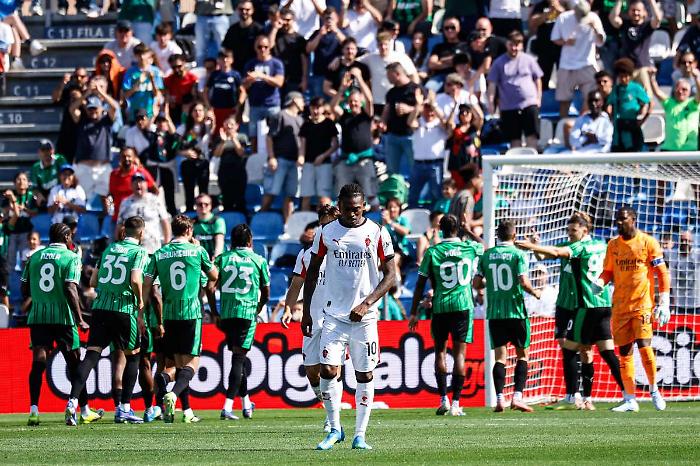 Berardi e Laurient&eacute; stendono il Milan, Sassuolo vince per 2-0