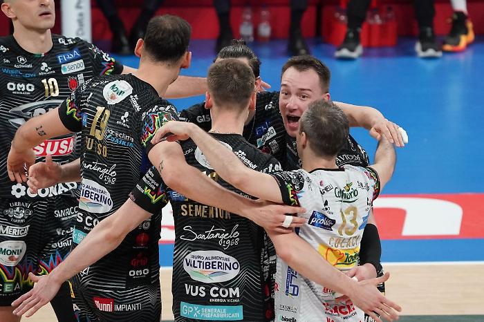 Volley, Perugia campione d'Italia Lube battuta 3-0 in finale