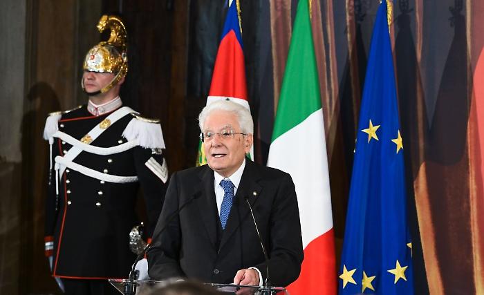 Mattarella "Giovani comunicano con strumenti nuovi, errore diffidarne"