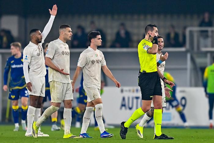 Verona-Como 0-1, Douvikas consegna l'Europa ai lariani