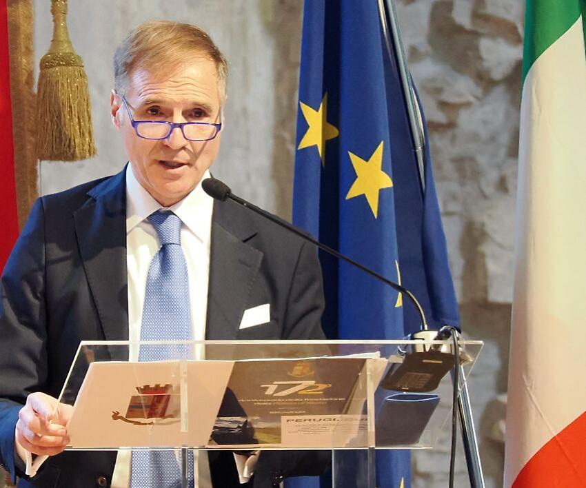 Perugia, rivoluzionato il rilascio passaporti. Il questore Lamparelli: "Tempi d'attesa abbattuti"