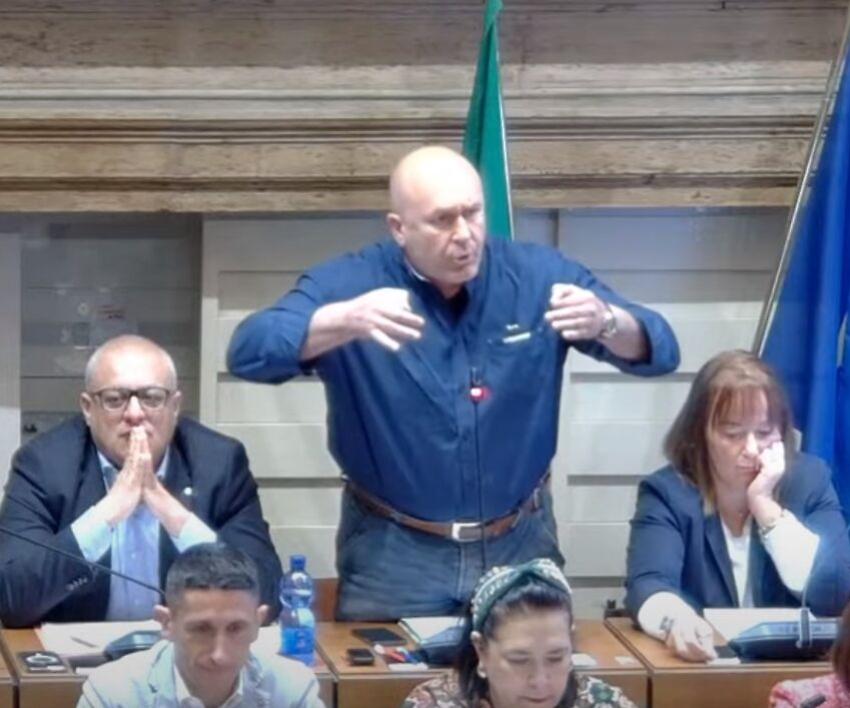 Terni, Bandecchi insulti all'opposizione: "Mi state sulle p..., per me non esiste più"