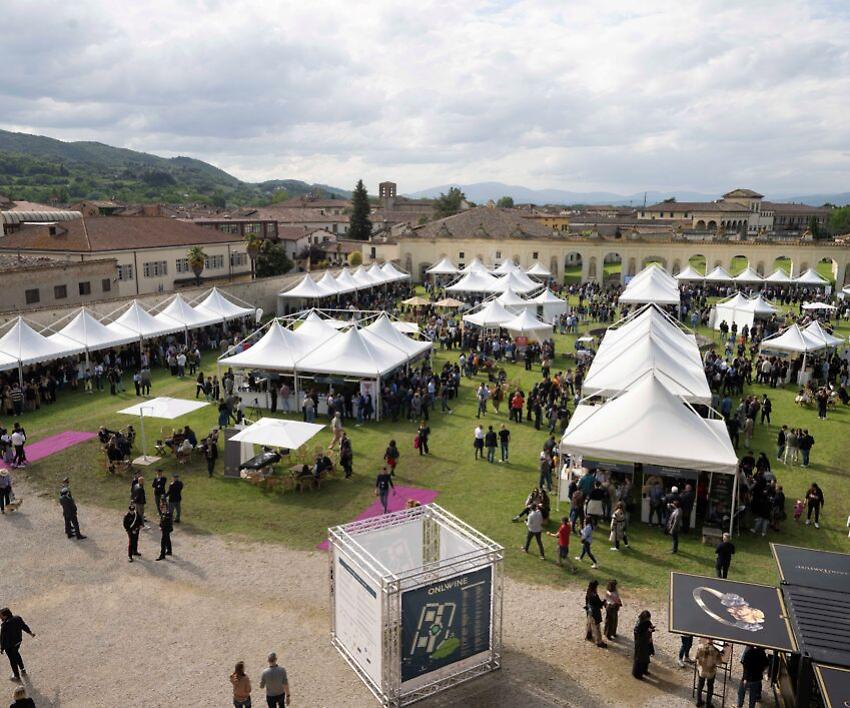 Città di Castello, inaugurata l'11esima edizione di Only Wine: 145 cantine per oltre 400 etichette