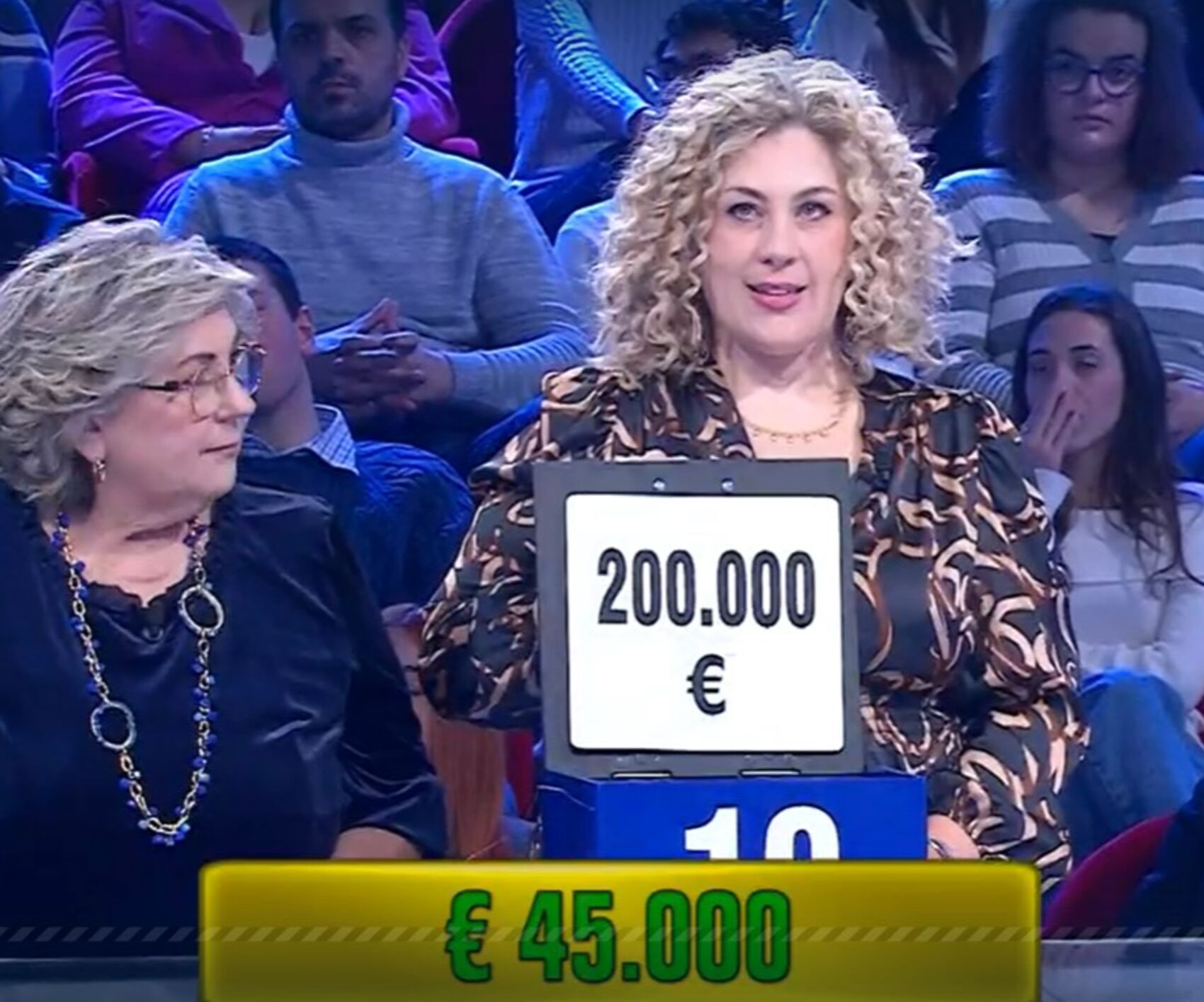 Affari Tuoi, Laura da Pantalla di Todi accetta l'assegno da 45mila euro.  Nel pacco ne aveva 200mila-Corriere dell'Umbria
