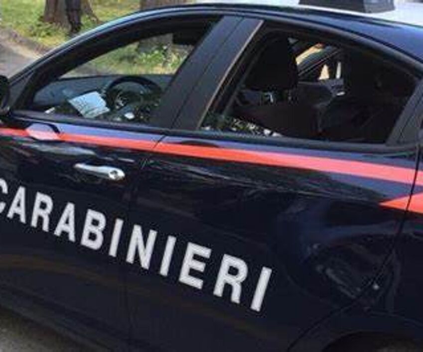 I carabinieri notificano la conclusione indagini