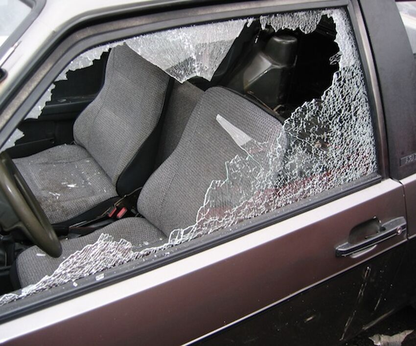 auto vetro rotto