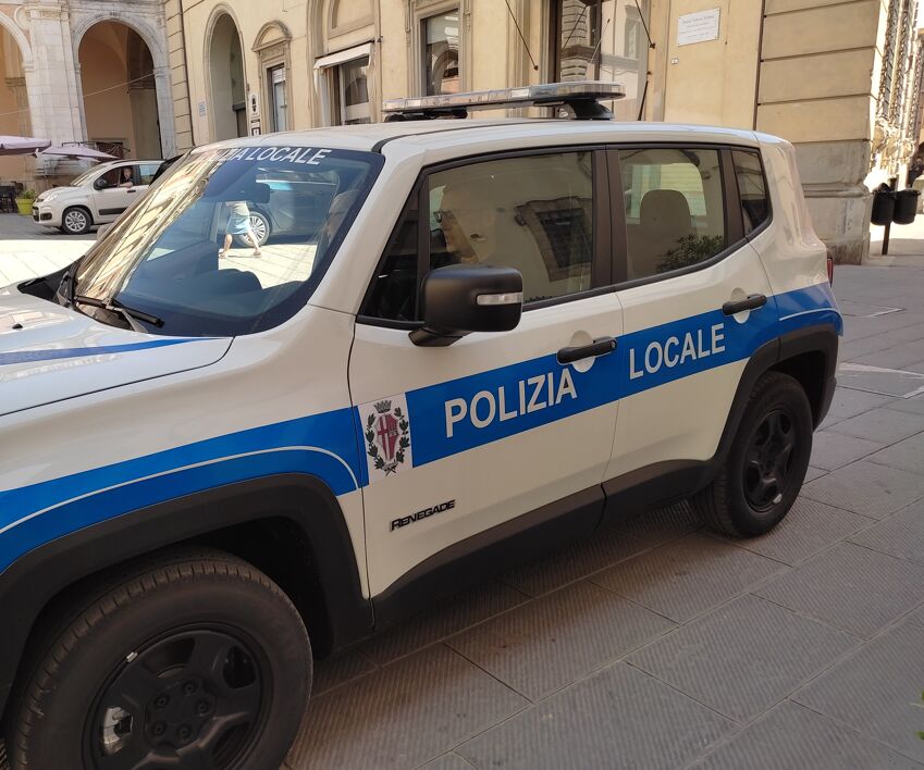 polizia locale auto