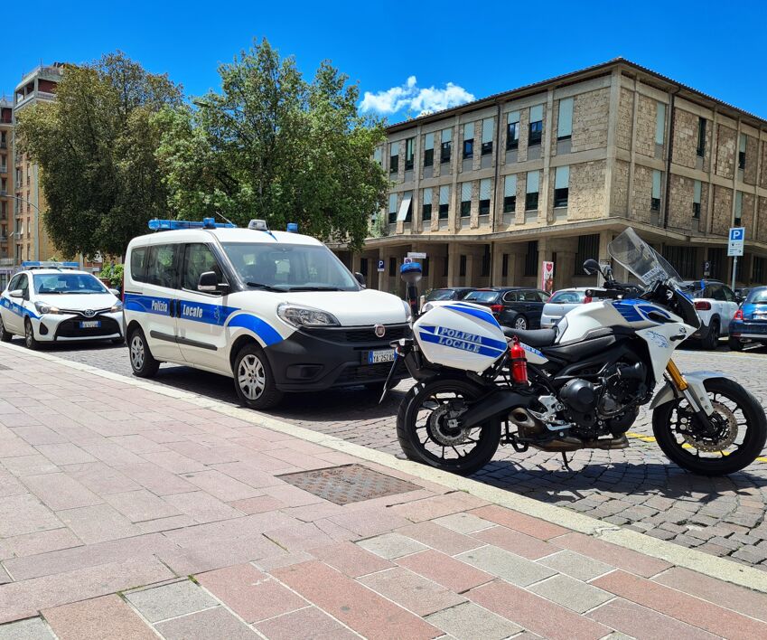 Mezzi polizia locale Terni
