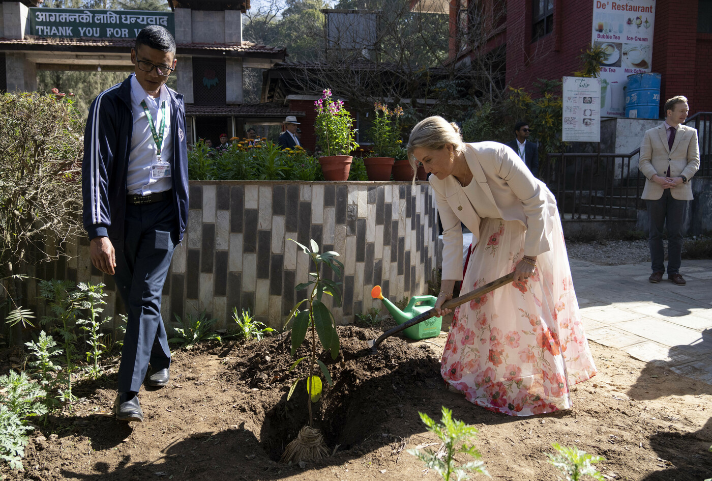 La duchessa Sophie in una recente visita in Nepal (foto LaPresse)